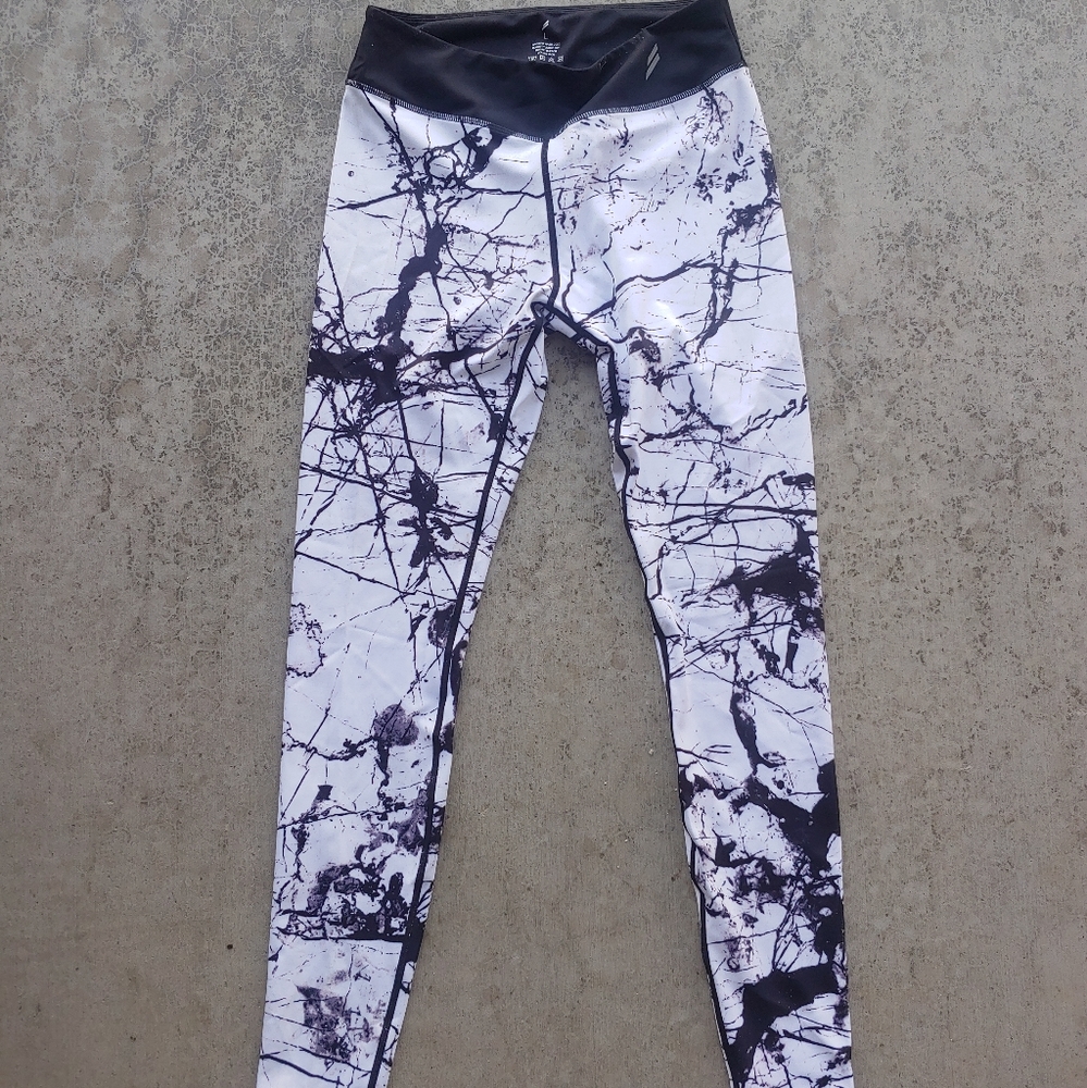 Doyoueven marble leggings size L